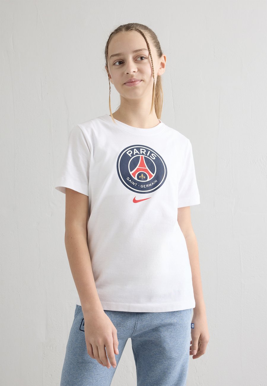 Футболка Nike Performance PARIS GERMAIN CREST TEE UNISEX, White, Белый, Футболка Nike Performance PARIS GERMAIN CREST TEE UNISEX, White
Футболка Nike Performance PARIS GERMAIN CREST TEE UNISEX, White, Белый, Футболка Nike Performance PARIS GERMAIN CREST TEE UNISEX, White