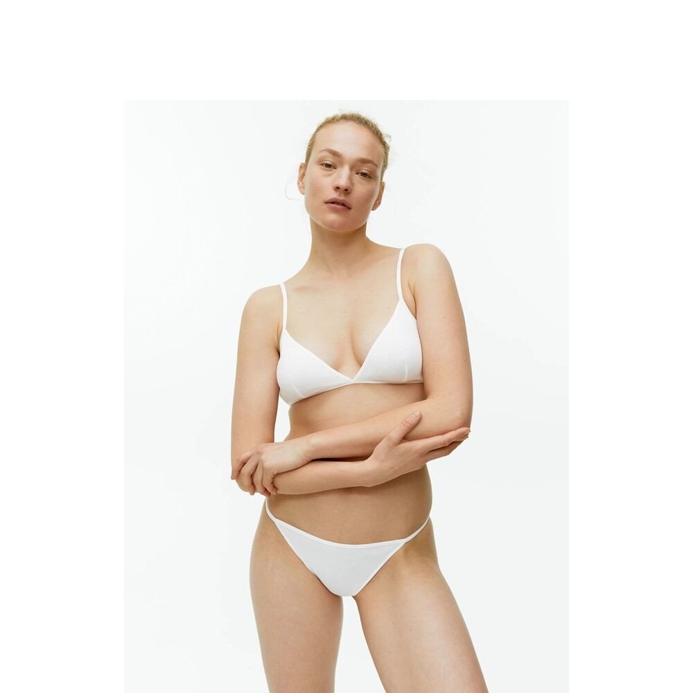 Трусики-бикини Arket V-образной формы, белый
Трусики-бикини Arket V-образной формы, белый