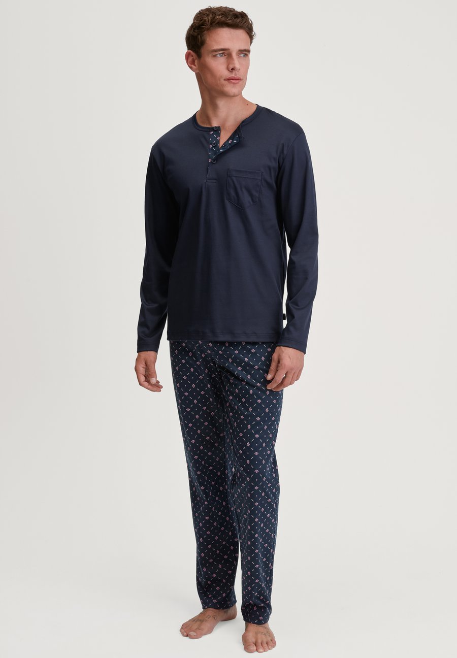 Пижамный комплект Calida LANG SET, Dark Sapphire/Dark Blue
Пижамный комплект Calida LANG SET, Dark Sapphire/Dark Blue