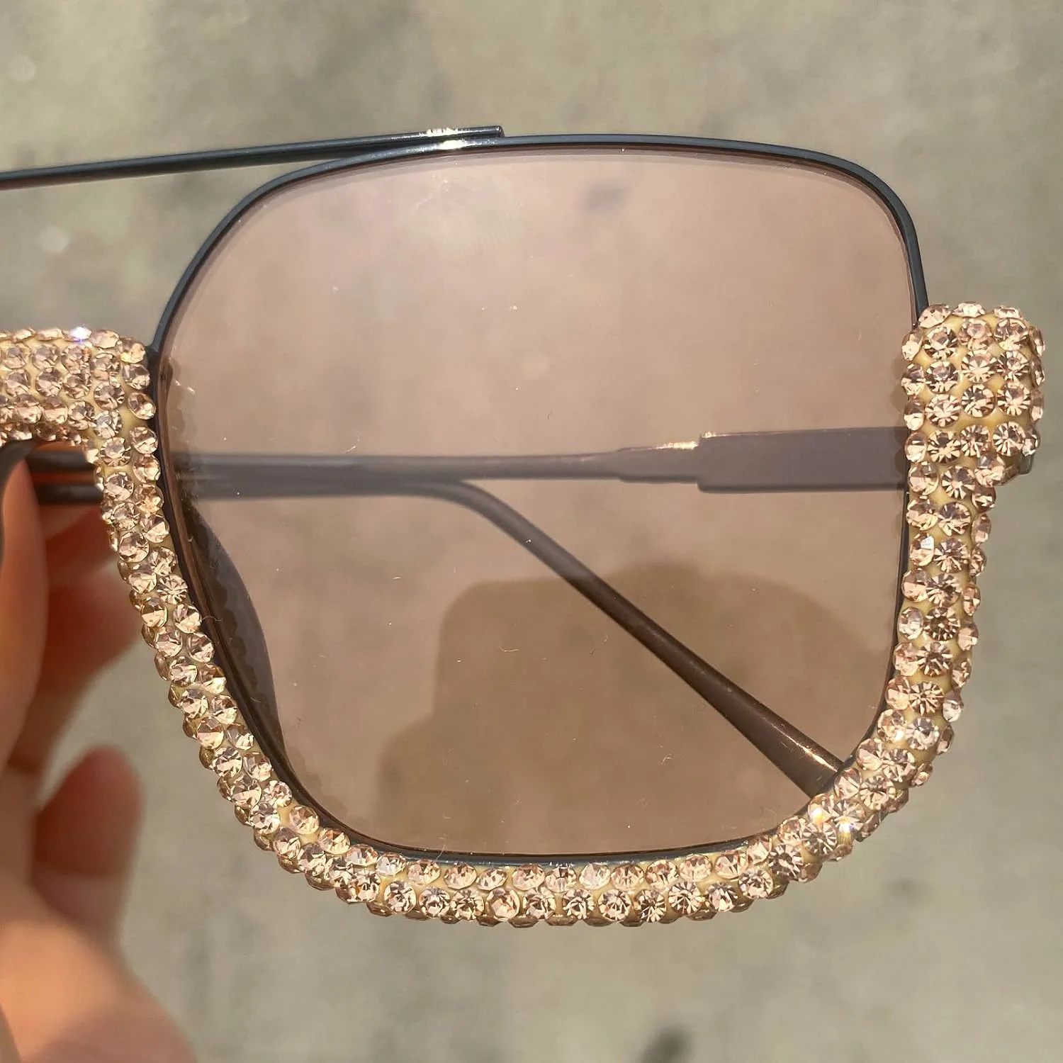 Модные квадратные солнцезащитные очки со стразами для женщин и мужчин, металлическая оправа, двойная перемычка, сверкающие бриллианты mincl, 2pcs-black&brown
Модные квадратные солнцезащитные очки со стразами для женщин и мужчин, металлическая оправа, двойная перемычка, сверкающие бриллианты mincl, 2pcs-black&brown