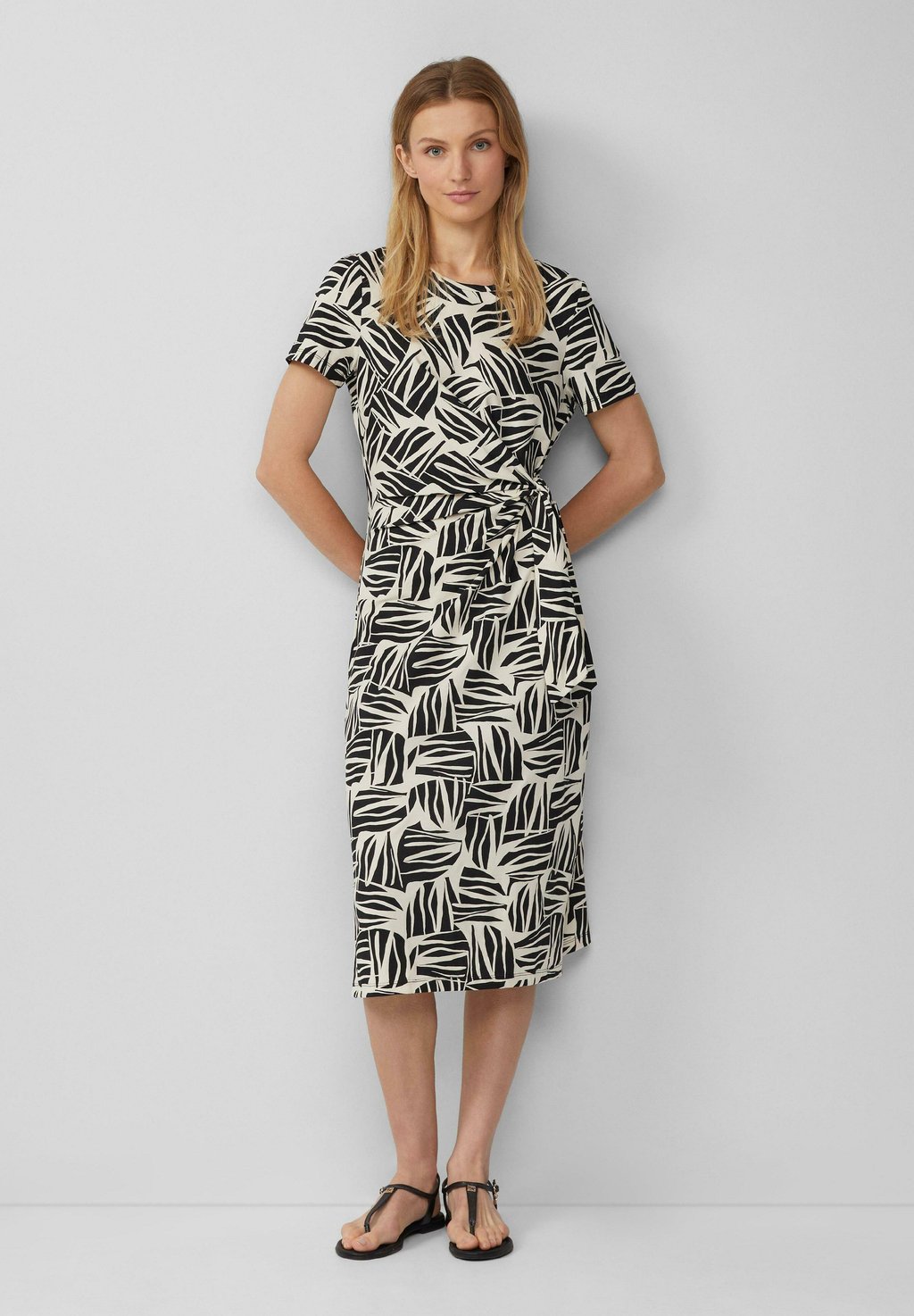 Платье из джерси KNOTENDETAIL UND RAFFUNG s.Oliver, черный
Платье из джерси KNOTENDETAIL UND RAFFUNG s.Oliver, черный