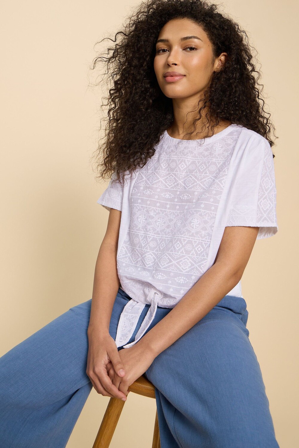 Топ с вышивкой и завязкой внизу White Stuff, белый
Топ с вышивкой и завязкой внизу White Stuff, белый