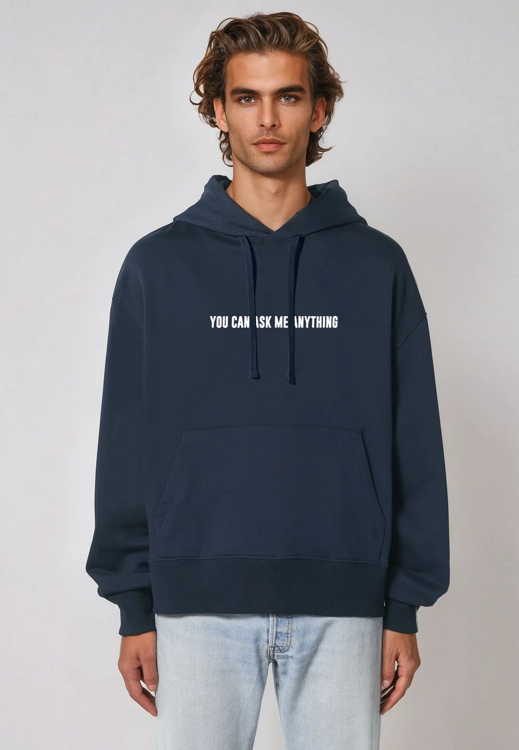 Толстовка YOU CAN ASK ME ANYTHING EMBROIDERY UNISEX OVERSIZE - Hoodie Mira Paris, темно-синий 
Толстовка YOU CAN ASK ME ANYTHING EMBROIDERY UNISEX OVERSIZE - Hoodie Mira Paris, темно-синий