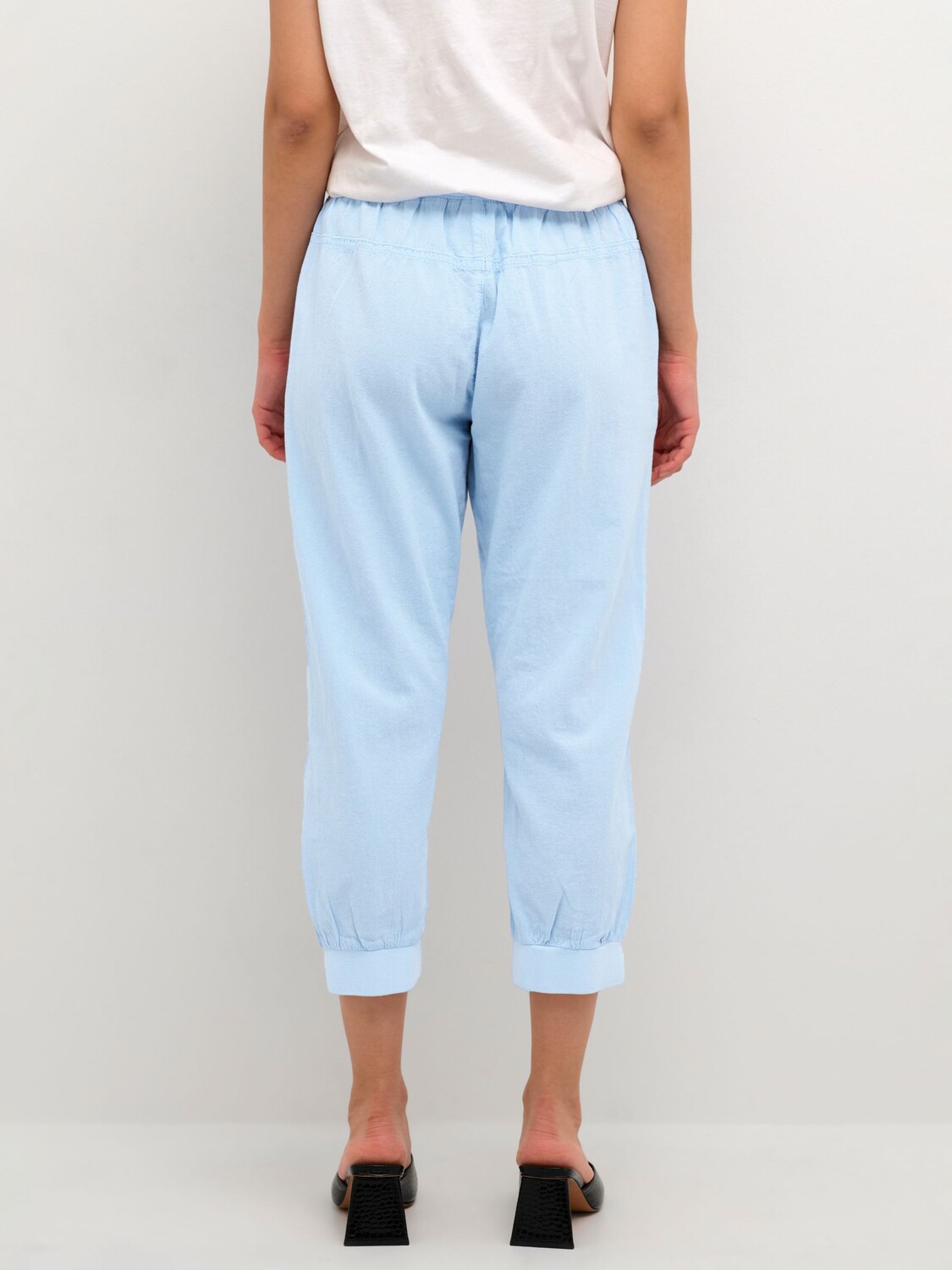 KAFFE Naya Capri Зауженные джоггеры, виндсерфер
KAFFE Naya Capri Зауженные джоггеры, виндсерфер