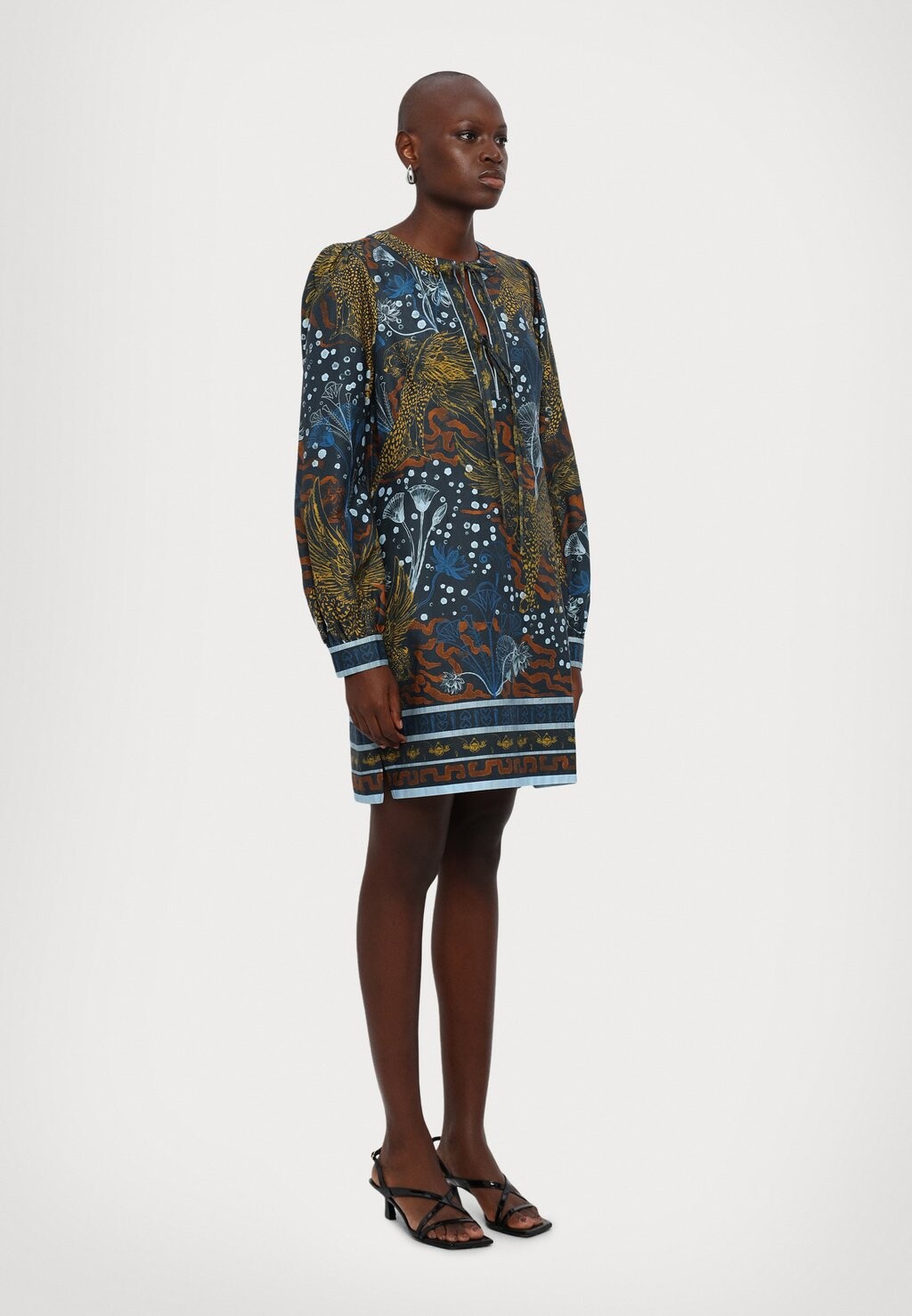 Повседневное платье Marchesa Rosa, темно-синий
Повседневное платье Marchesa Rosa, темно-синий