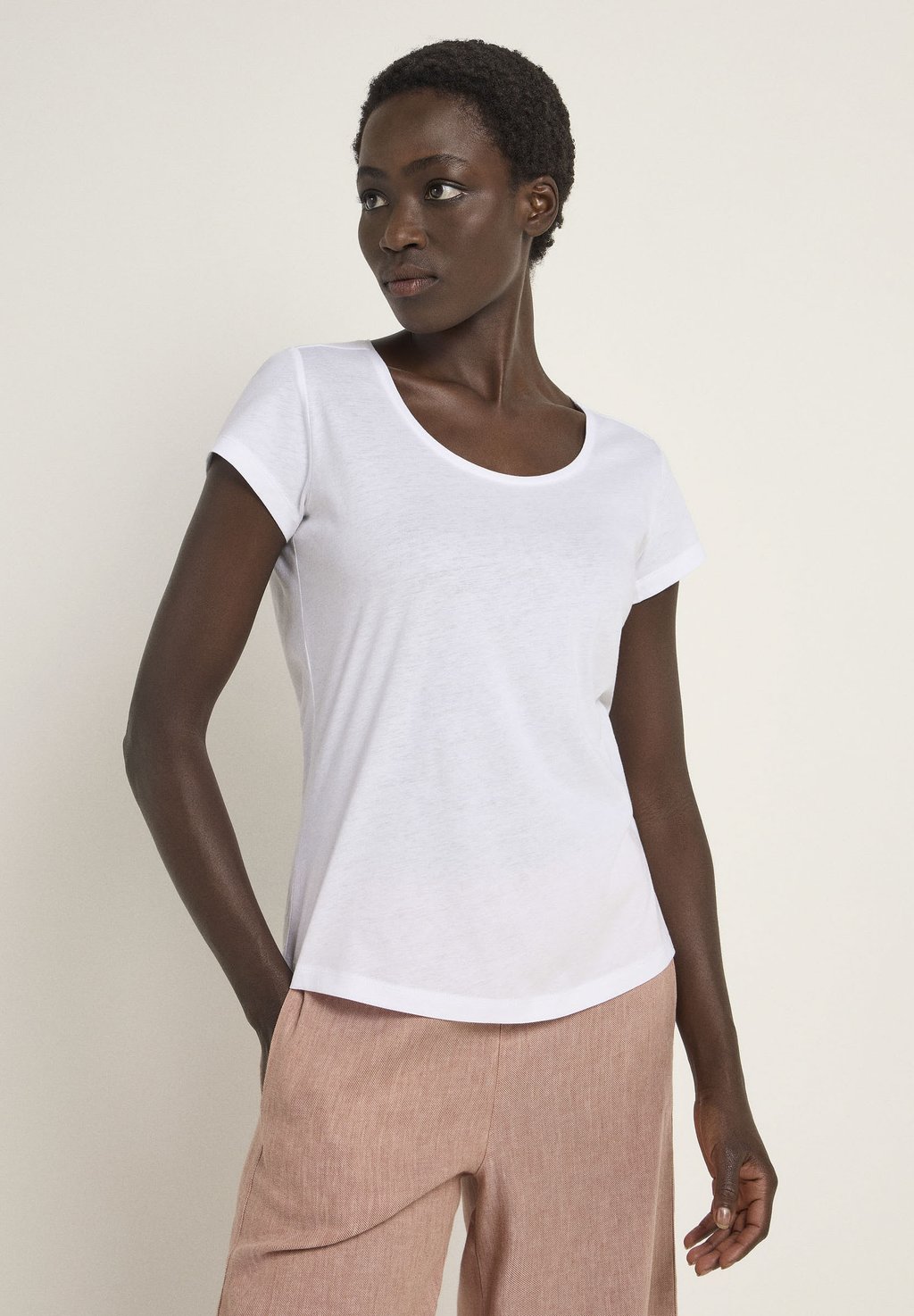 Базовая футболка LANIUS, белый
Базовая футболка LANIUS, белый