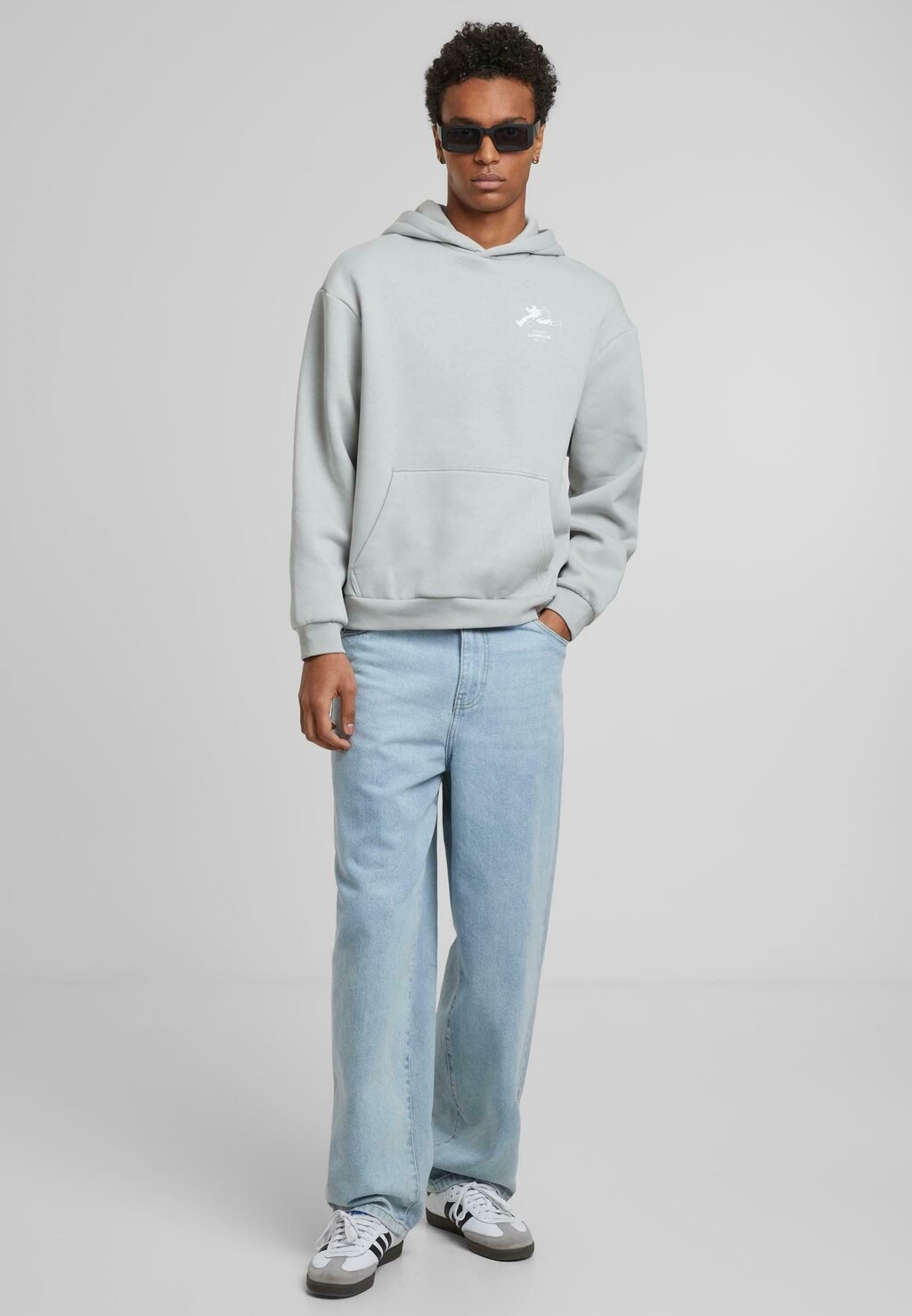 Толстовка с капюшоном FLUFFY Upscale by Mister Tee, светло-серый
Толстовка с капюшоном FLUFFY Upscale by Mister Tee, светло-серый