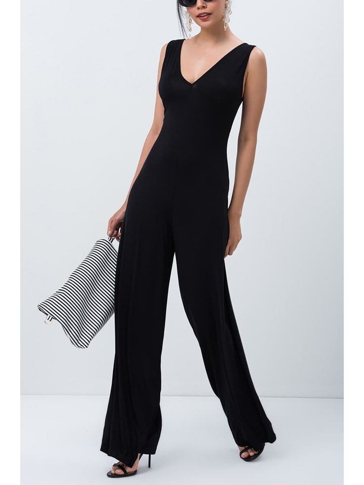 Комбинезон Milan Kiss, черный
Комбинезон Milan Kiss, черный