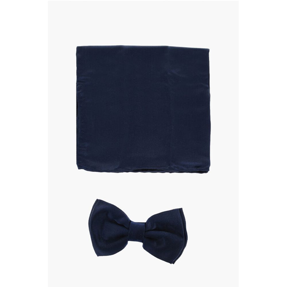 Комплект из шелкового атласного галстука-бабочки и платка для кармана CODE Corneliani, синий
Комплект из шелкового атласного галстука-бабочки и платка для кармана CODE Corneliani, синий