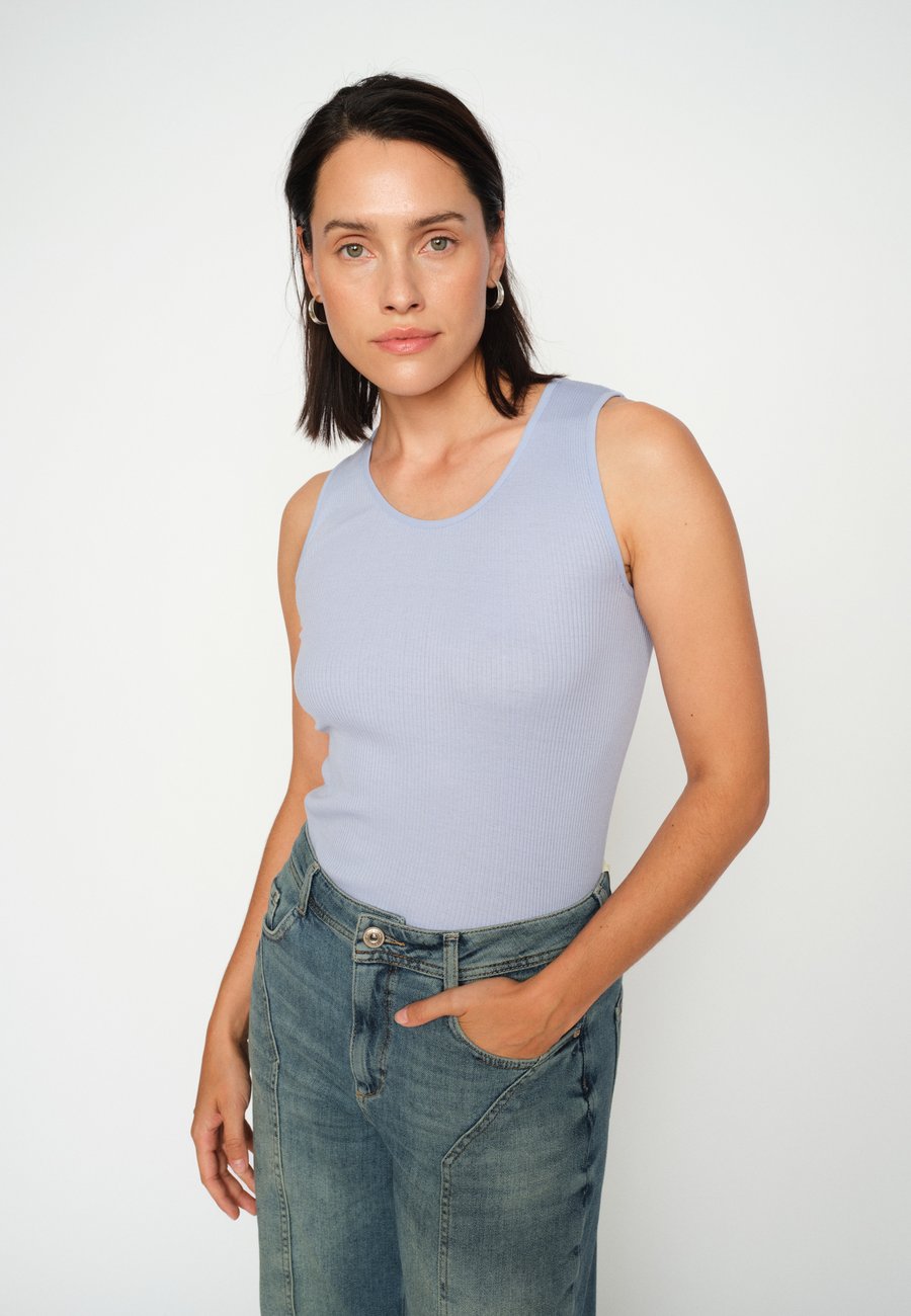 Топ Mos Mosh TANK, Eventide/Dark Blue
Топ Mos Mosh TANK, Eventide/Dark Blue