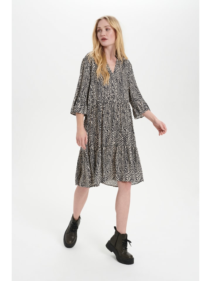 Платье до колена SAINT TROPEZ
Платье до колена SAINT TROPEZ