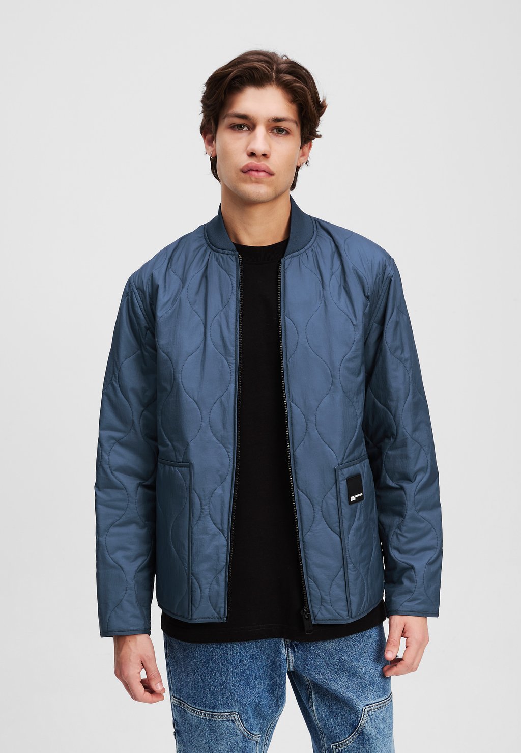 Легкая куртка KARL LAGERFELD JEANS, темно-синий
Легкая куртка KARL LAGERFELD JEANS, темно-синий