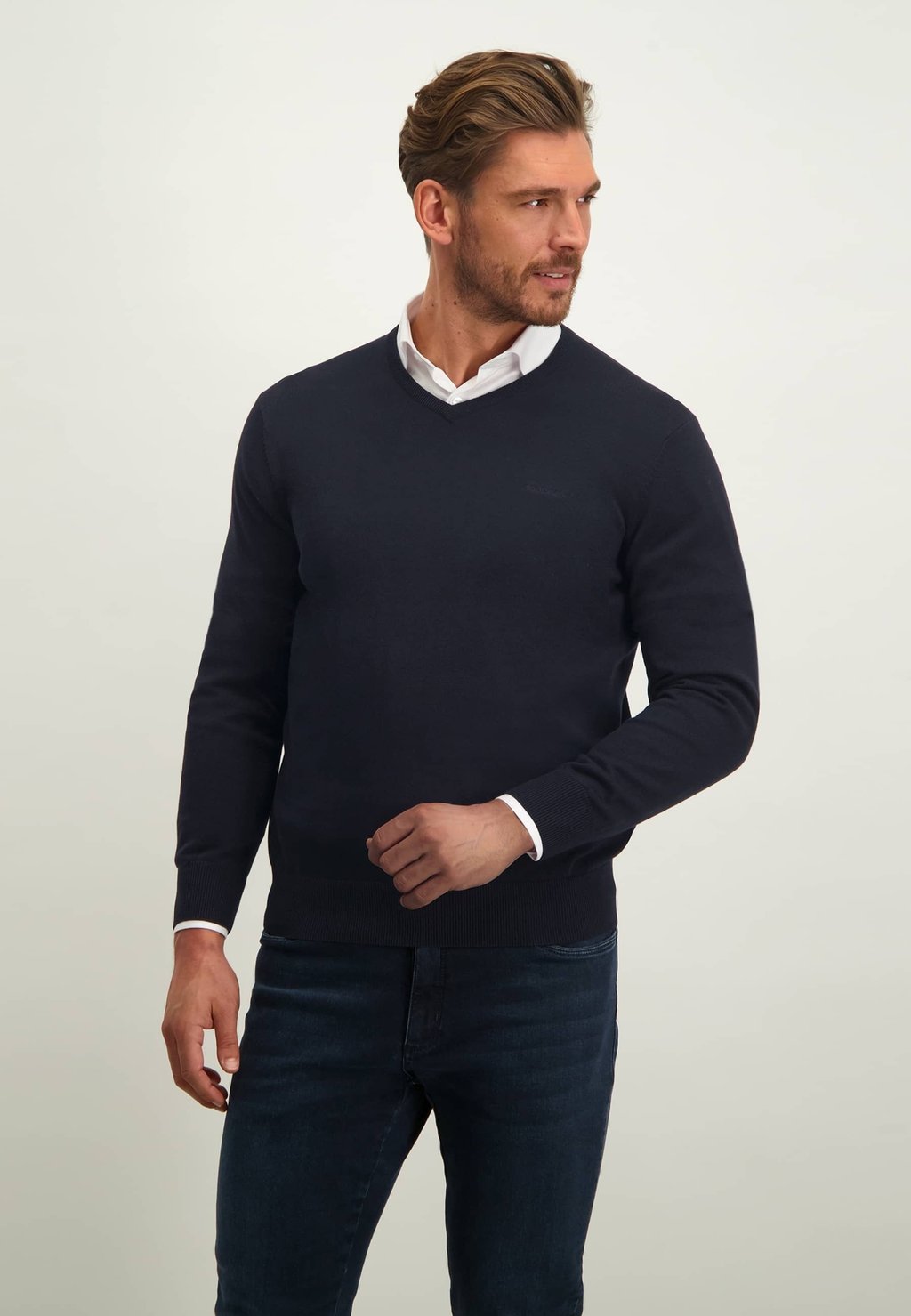 Джемпер ESSENTIALS State of Art, темно-синий
Джемпер ESSENTIALS State of Art, темно-синий