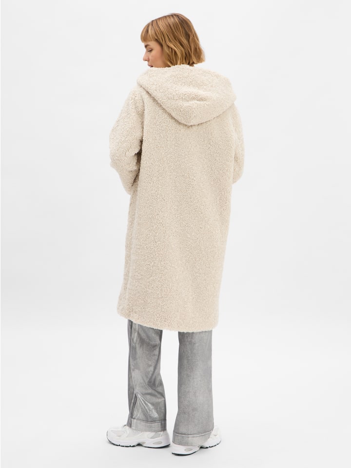 Пальто Marie Lund
Пальто Marie Lund