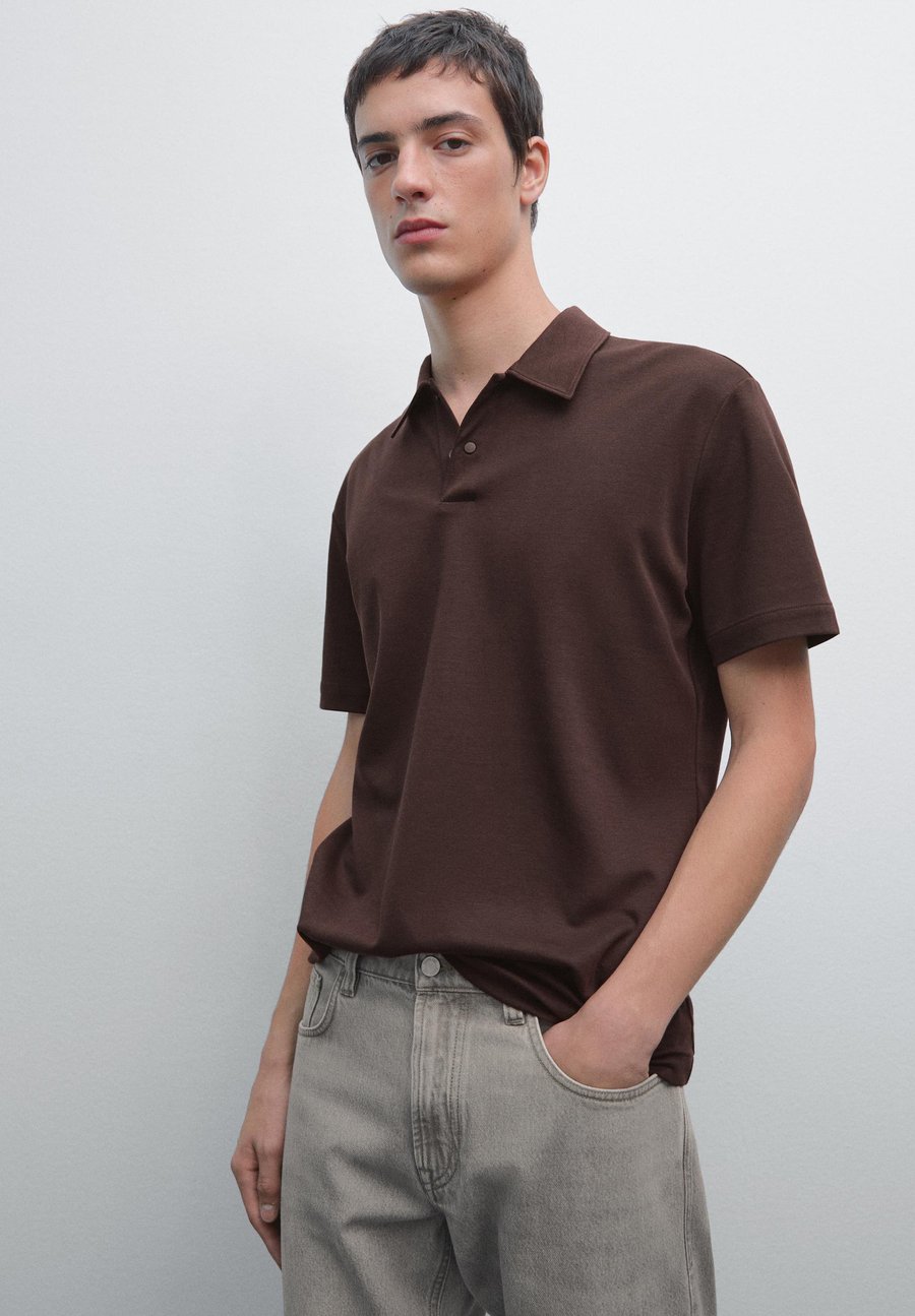 Поло Massimo Dutti SHORT SLEEVE POLO NECK, Bordeaux
Поло Massimo Dutti SHORT SLEEVE POLO NECK, Bordeaux