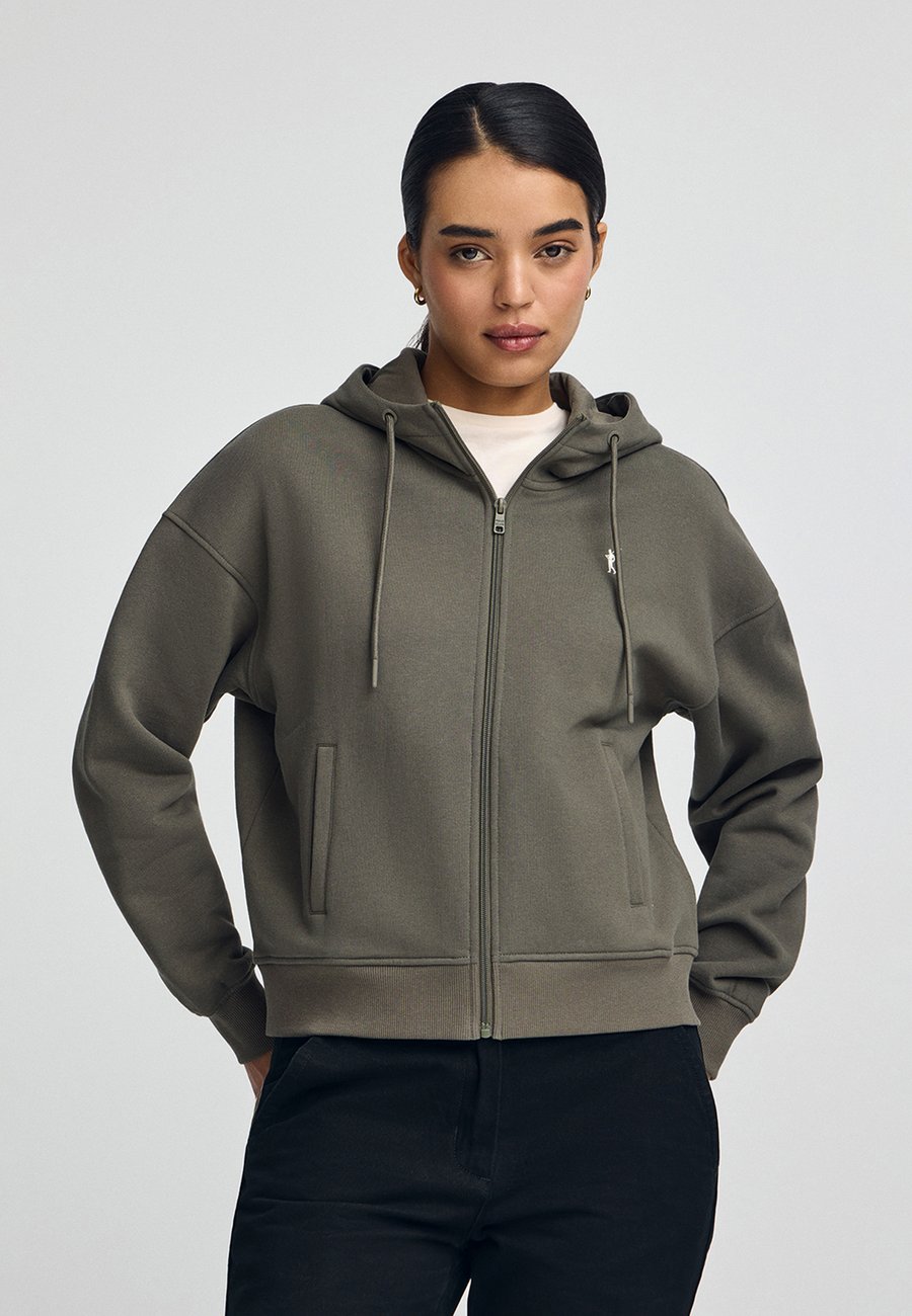 Толстовка Polo Club Zip-up sweatshirt, Military Green/Khaki
Толстовка Polo Club Zip-up sweatshirt, Military Green/Khaki