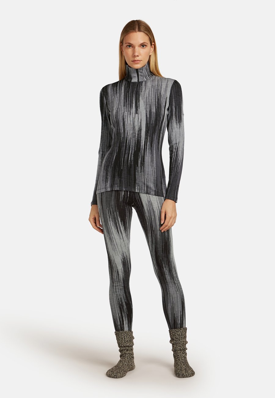 Топ icebreaker VERTEX LS HALF Z PEAK AOP, Black Obsidian Alloy J/Black
Топ icebreaker VERTEX LS HALF Z PEAK AOP, Black Obsidian Alloy J/Black