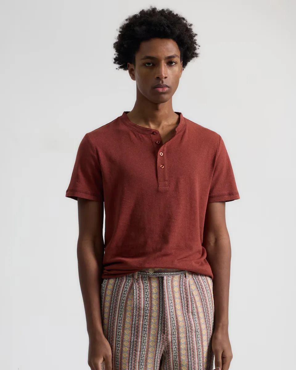 Мужская футболка с воротником на пуговицах PuroEgo, коричневый
Мужская футболка с воротником на пуговицах PuroEgo, коричневый