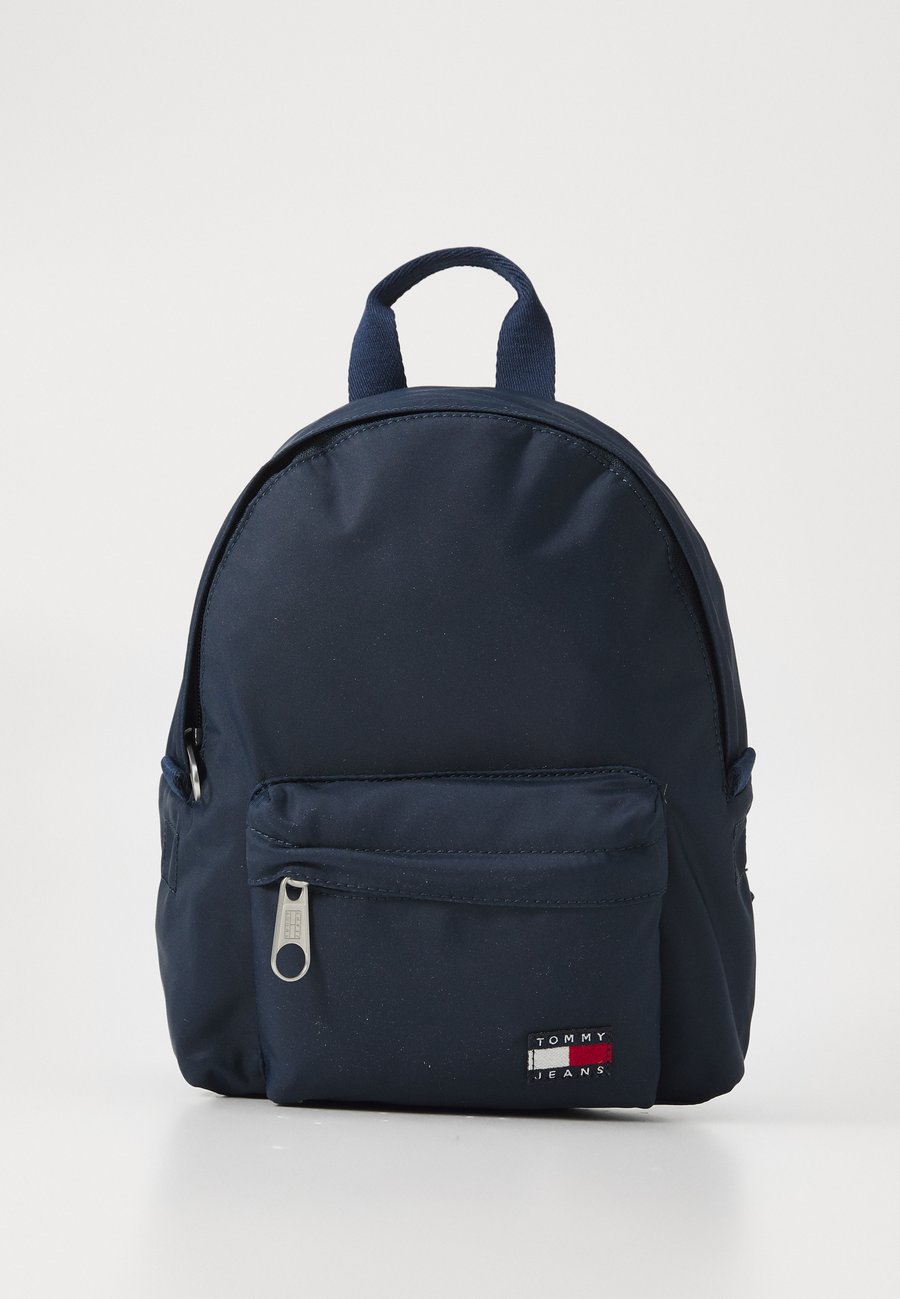 Рюкзак Tommy Jeans DAILY BACKPACK, Dark Night Navy/Dark Blue
Рюкзак Tommy Jeans DAILY BACKPACK, Dark Night Navy/Dark Blue