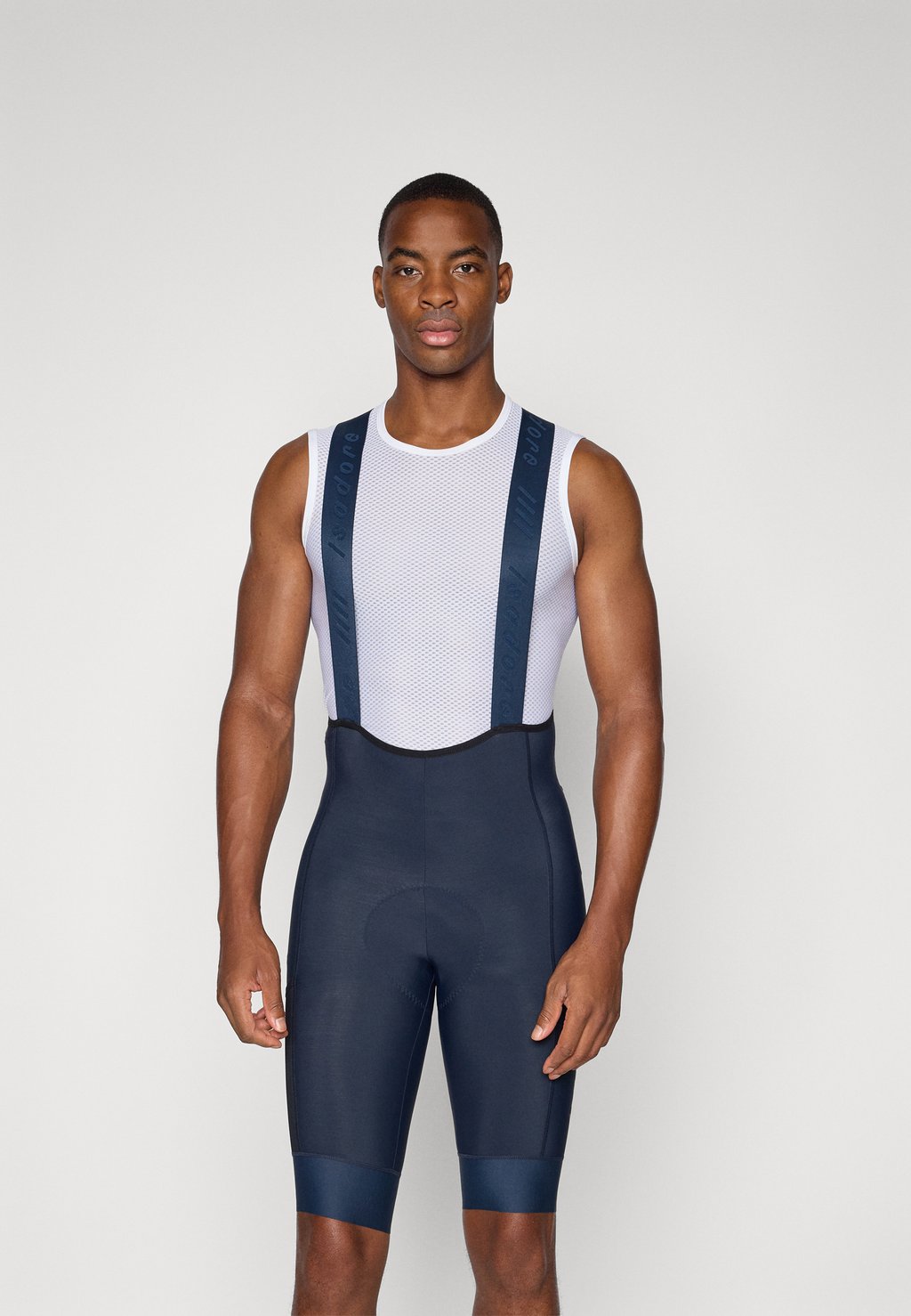 Шорты SIGNATURE Isadore, темно-синий
Шорты SIGNATURE Isadore, темно-синий