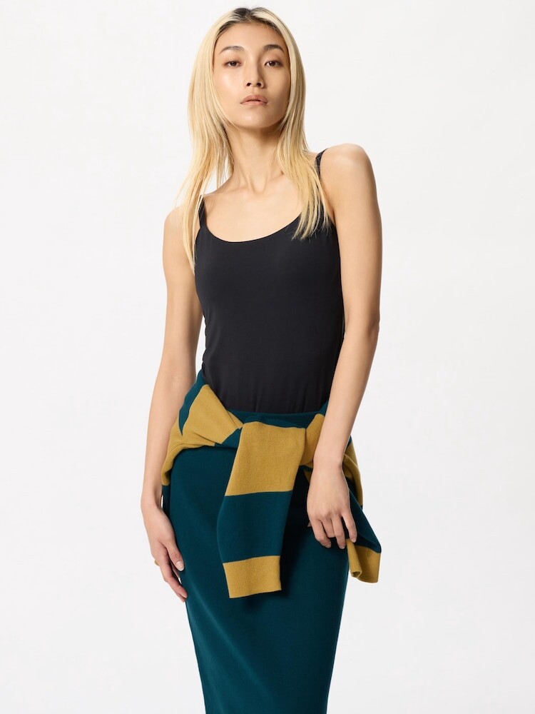 Топ на бретельках airism Uniqlo, черный
Топ на бретельках airism Uniqlo, черный