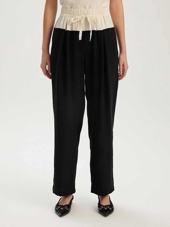 Тканевые брюки BGN, черный
Тканевые брюки BGN, черный