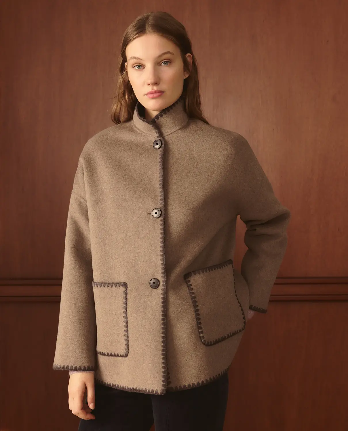 Женское однотонное шершавая куртка Lloyd's, бежево-серый
Женское однотонное шершавая куртка Lloyd's, бежево-серый