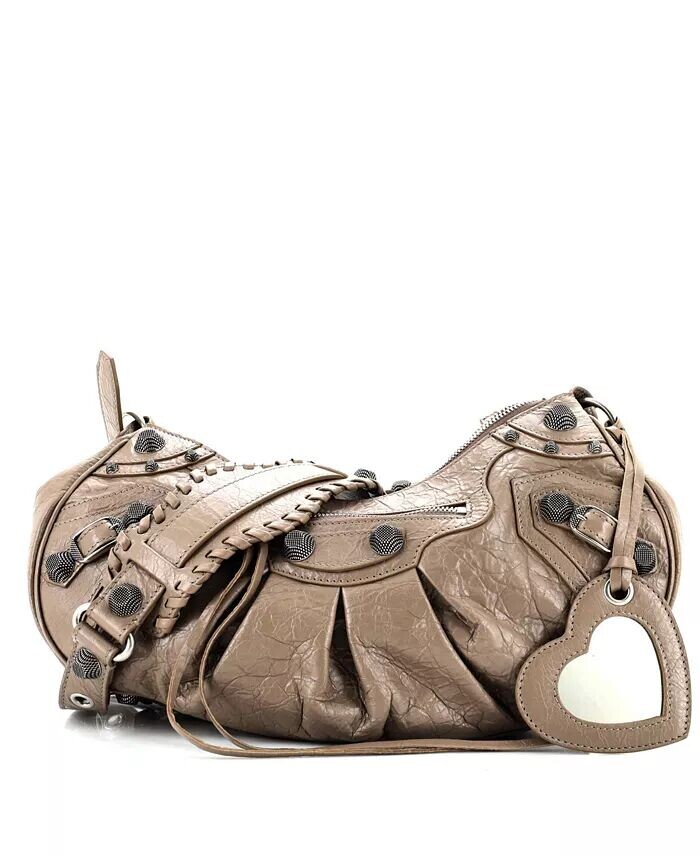 Маленькая кожаная сумка через плечо Le Cagole Giant Studs Pre-Owned Balenciaga, коричневый/бежевый
Маленькая кожаная сумка через плечо Le Cagole Giant Studs Pre-Owned Balenciaga, коричневый/бежевый