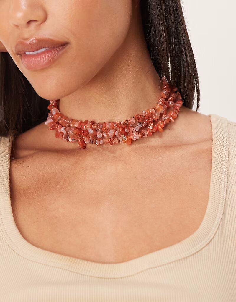 Многорядное короткое ожерелье с натуральными каменными крошками Asos Design
Многорядное короткое ожерелье с натуральными каменными крошками Asos Design