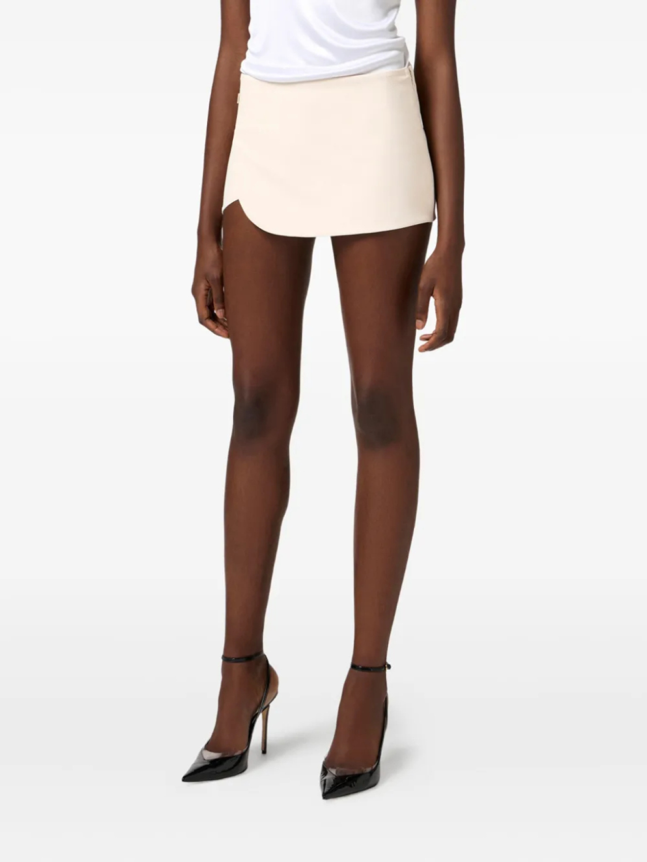 Шорты с атласной отделкой Elisabetta Franchi, нейтральный
Шорты с атласной отделкой Elisabetta Franchi, нейтральный