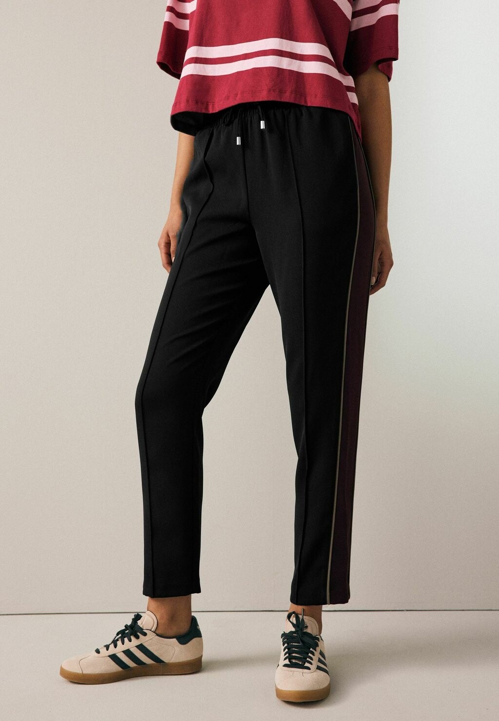 Спортивные брюки TAPERED REGULAR FIT Next, черный 
Спортивные брюки TAPERED REGULAR FIT Next, черный