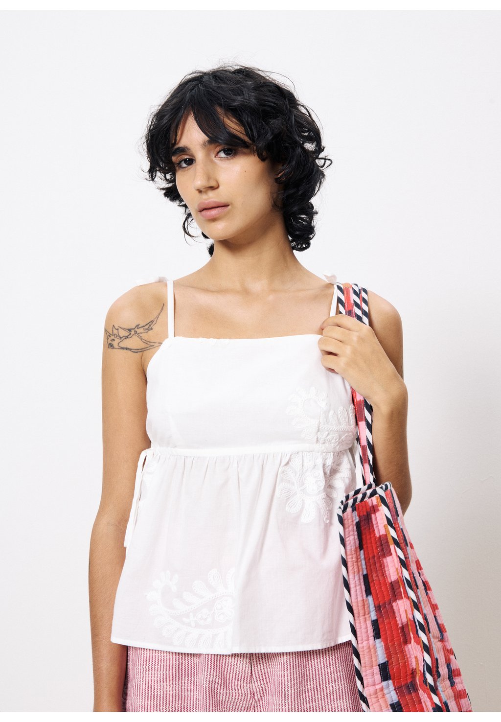 Топ ANNAIS FRNCH, белый
Топ ANNAIS FRNCH, белый