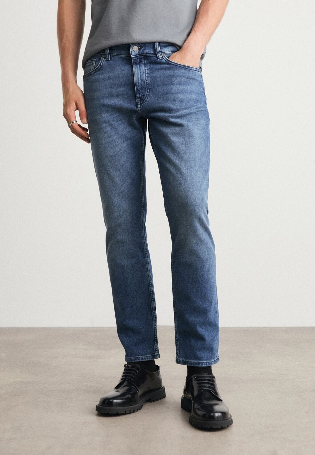 Джинсы слим Delaware BOSS, синий
Джинсы слим Delaware BOSS, синий