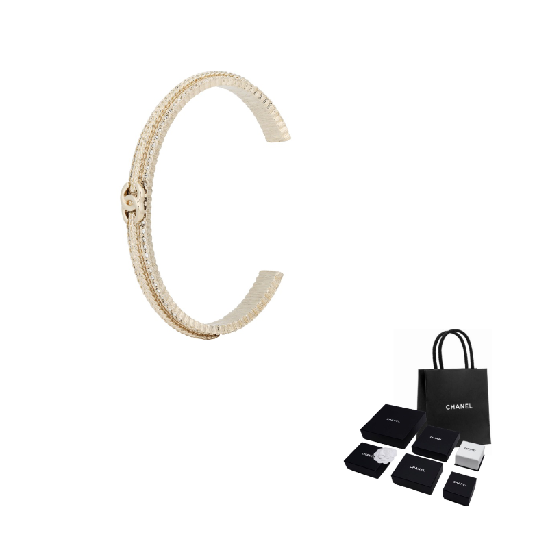 Женские браслеты CHANEL, золотой
Женские браслеты CHANEL, золотой