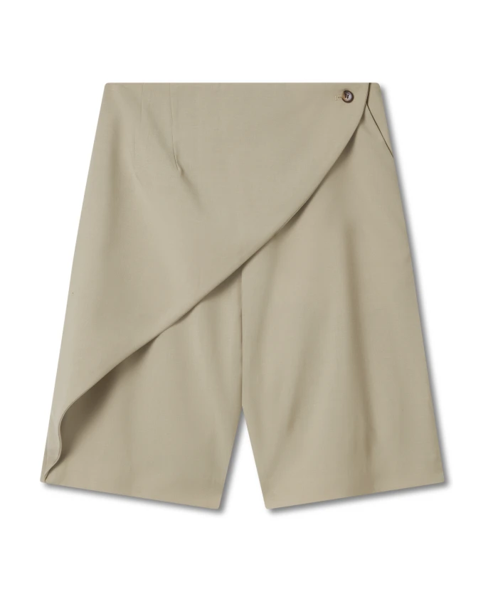 Короткие шорты Ария Axel Arigato, бежевый
Короткие шорты Ария Axel Arigato, бежевый