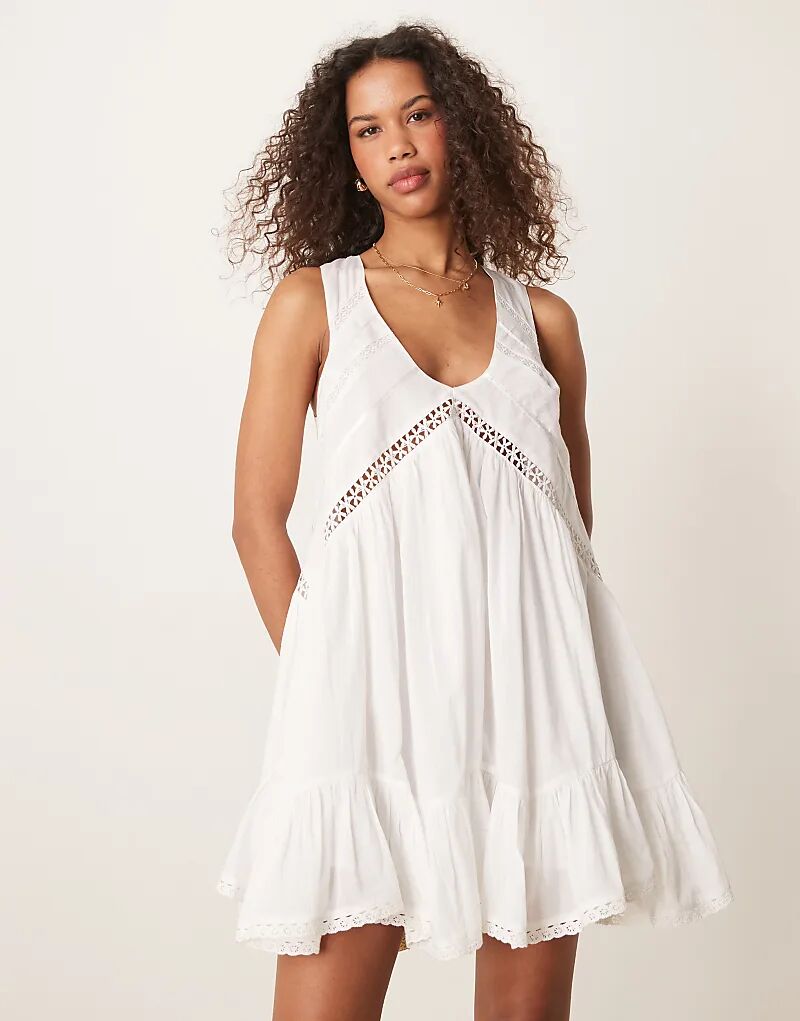 Мини-платье ASOS DESIGN с открытыми плечами и глубоким круглым вырезом белого цвета
Мини-платье ASOS DESIGN с открытыми плечами и глубоким круглым вырезом белого цвета