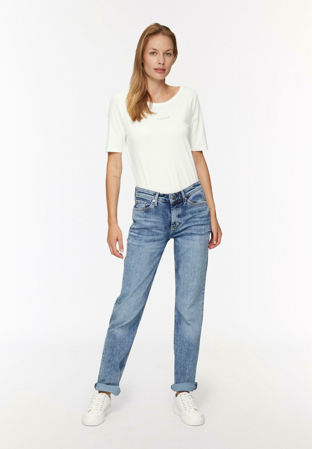 Базовая футболка ELASTISCHES MIT LABEL s.Oliver, молочный
Базовая футболка ELASTISCHES MIT LABEL s.Oliver, молочный