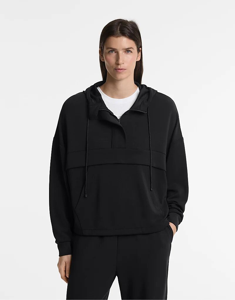 Мягкая толстовка Oysho с модалом и молнией, черного цвета
Мягкая толстовка Oysho с модалом и молнией, черного цвета