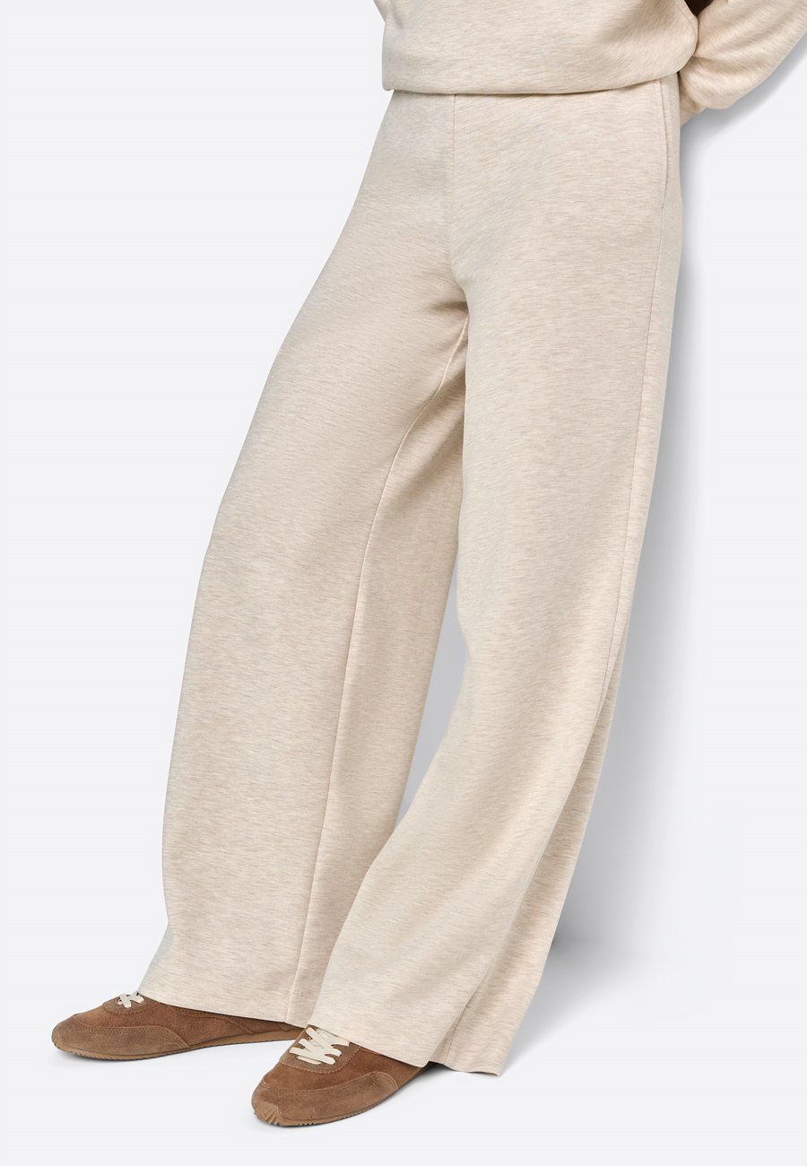 Брюки Rich & Royal Trousers, Caffee Latte/Beige
Брюки Rich & Royal Trousers, Caffee Latte/Beige