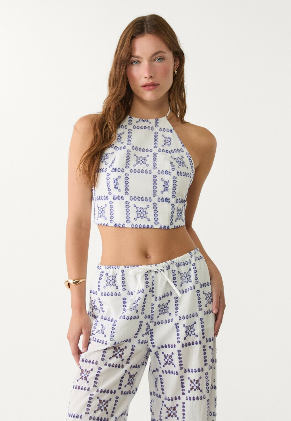 Топ HALTER Stradivarius, светло-голубой
Топ HALTER Stradivarius, светло-голубой