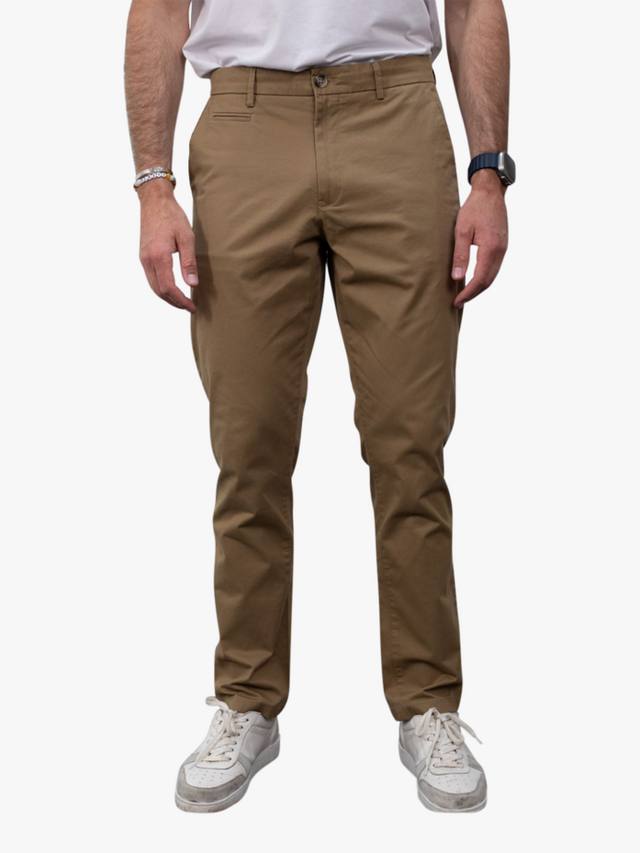 Облегающие брюки-чиносы из эластичного хлопка Guards London, цвет Tobacco
Облегающие брюки-чиносы из эластичного хлопка Guards London, цвет Tobacco