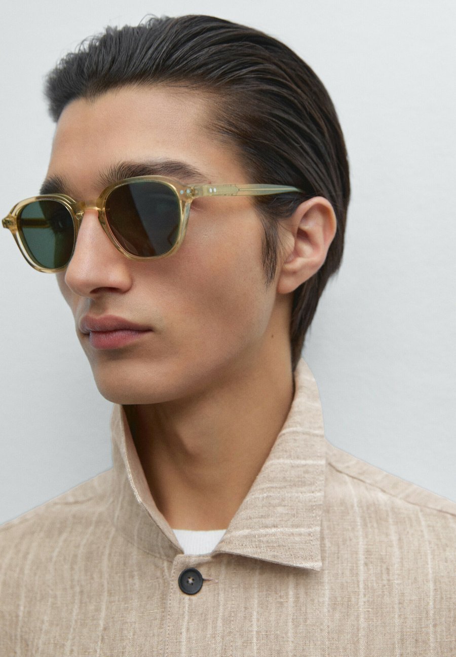 Солнцезащитные очки Massimo Dutti Sunglasses, Light Yellow
Солнцезащитные очки Massimo Dutti Sunglasses, Light Yellow