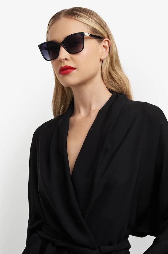 Солнцезащитные очки Carolina Herrera, черный
Солнцезащитные очки Carolina Herrera, черный
