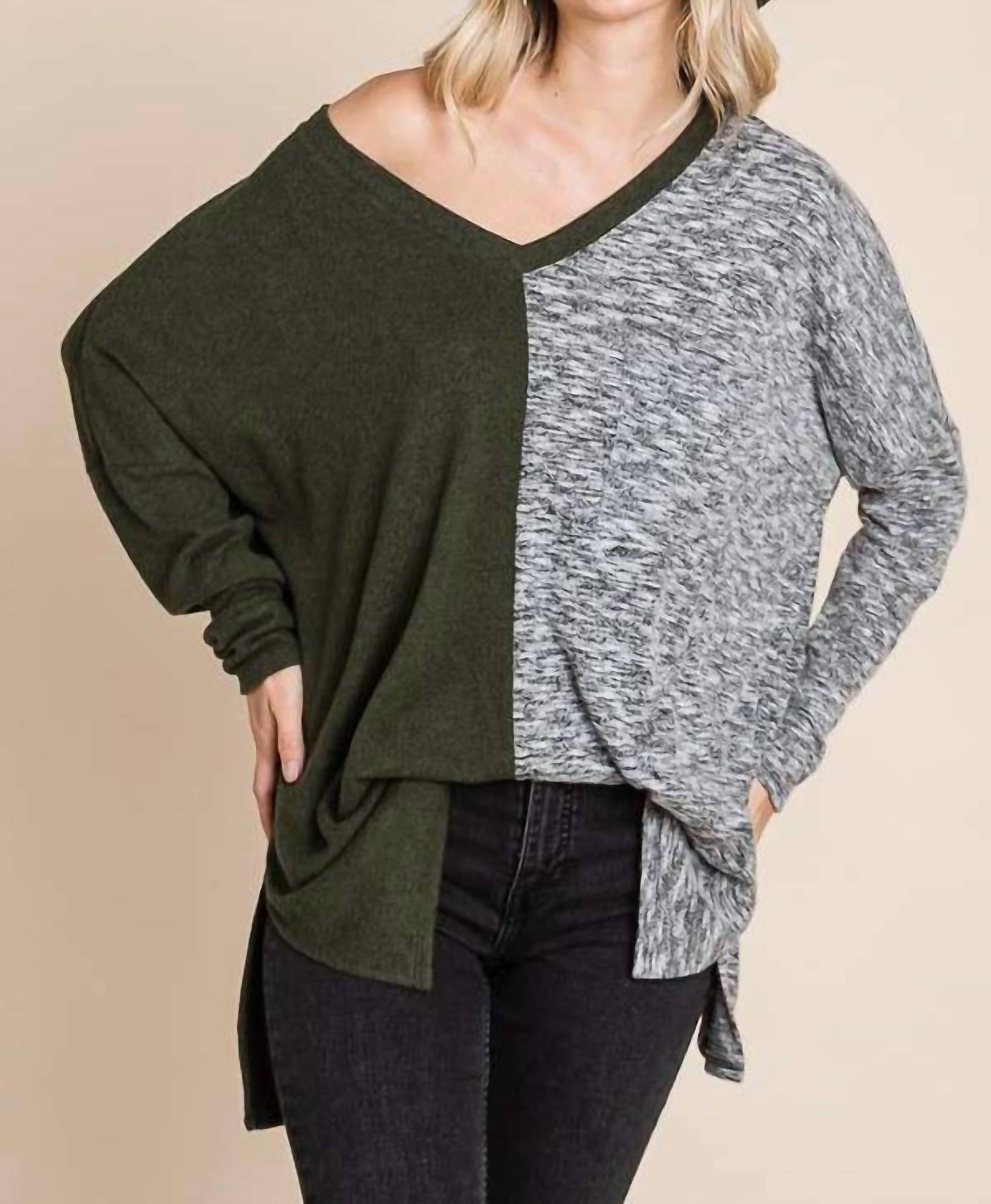 Двухцветный свитер в комбинации New Olive Culture Code
Двухцветный свитер в комбинации New Olive Culture Code