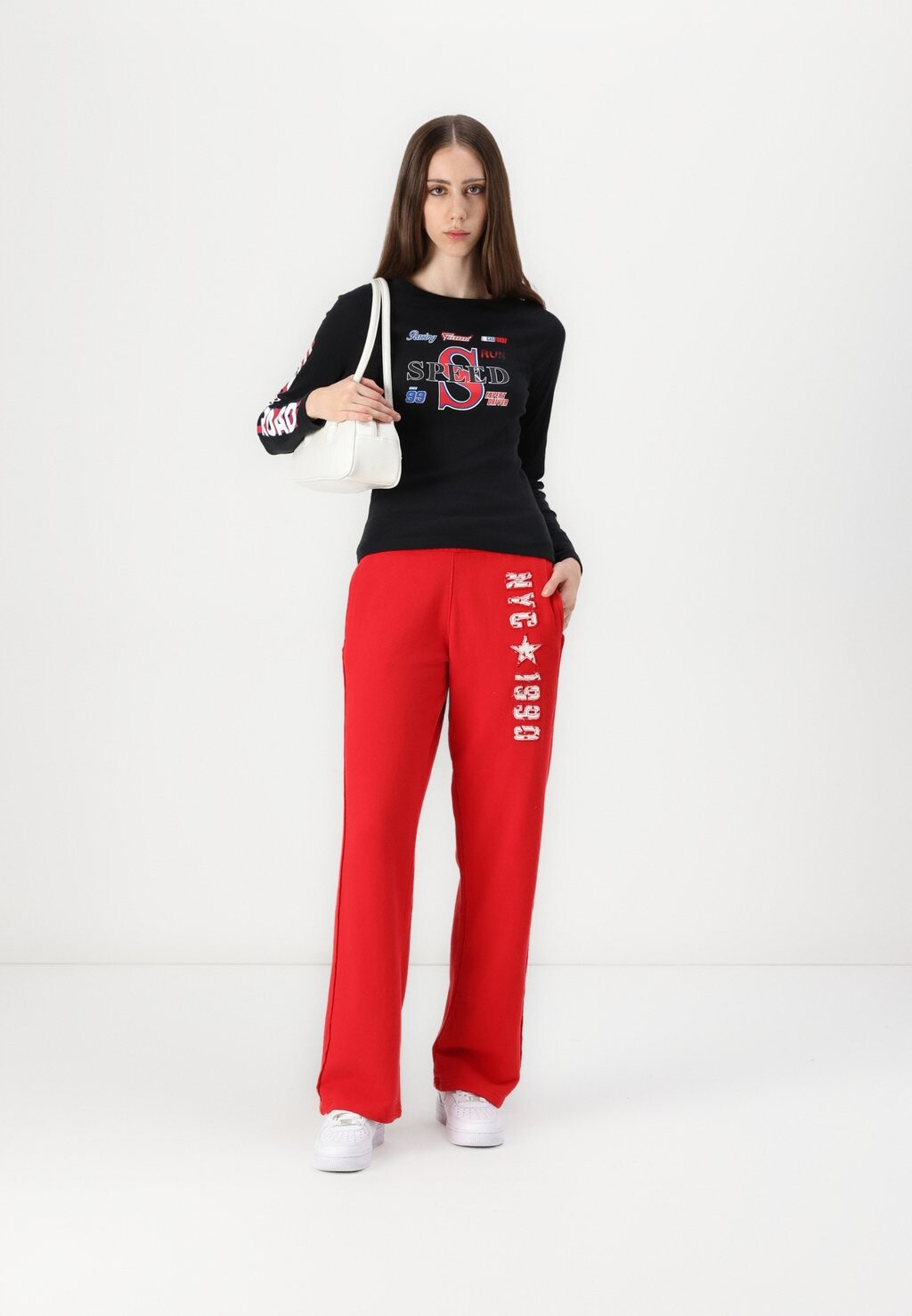 Топ с длинными рукавами NMATHEA RACE Noisy May, черный
Топ с длинными рукавами NMATHEA RACE Noisy May, черный