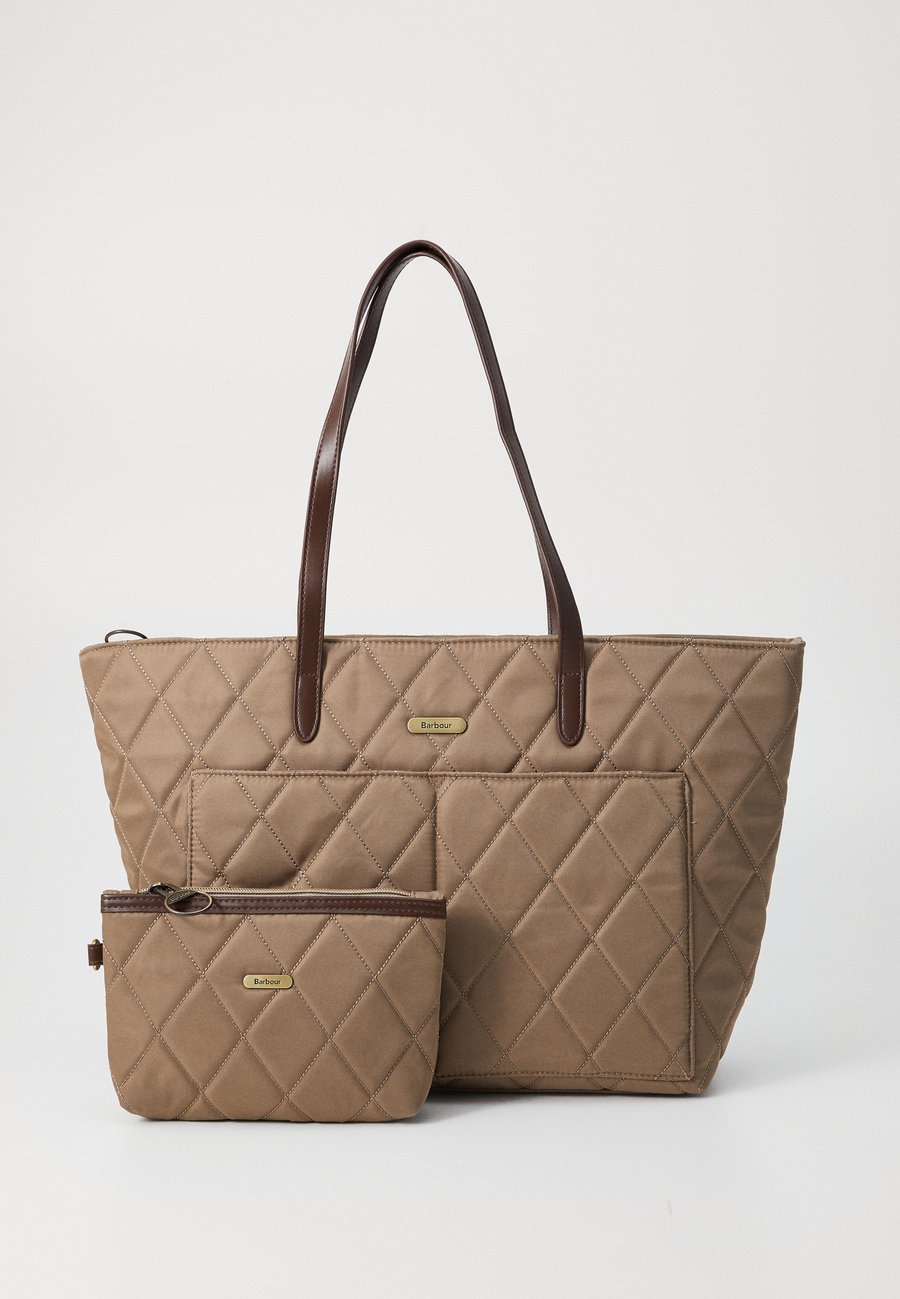 Сумка-шоппер Barbour QUILTED TOTE BAG, Sand
Сумка-шоппер Barbour QUILTED TOTE BAG, Sand