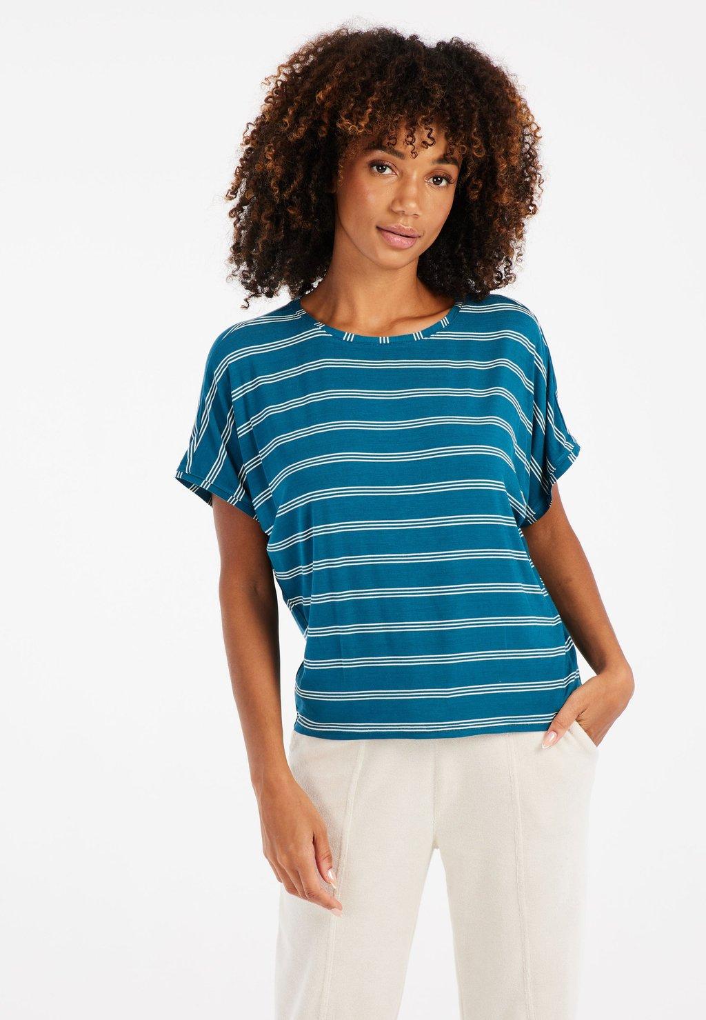 Футболка с принтом TADALIA Protest, синий
Футболка с принтом TADALIA Protest, синий