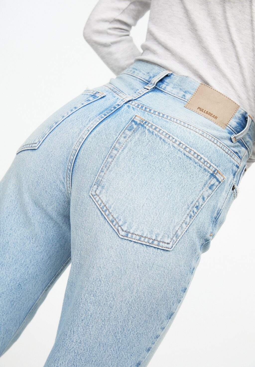 Джинсы прямого кроя PULL&BEAR, светло-голубой деним
Джинсы прямого кроя PULL&BEAR, светло-голубой деним