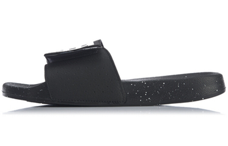 Шлепанцы Disney X мужские черные Lining
Шлепанцы Disney X мужские черные Lining