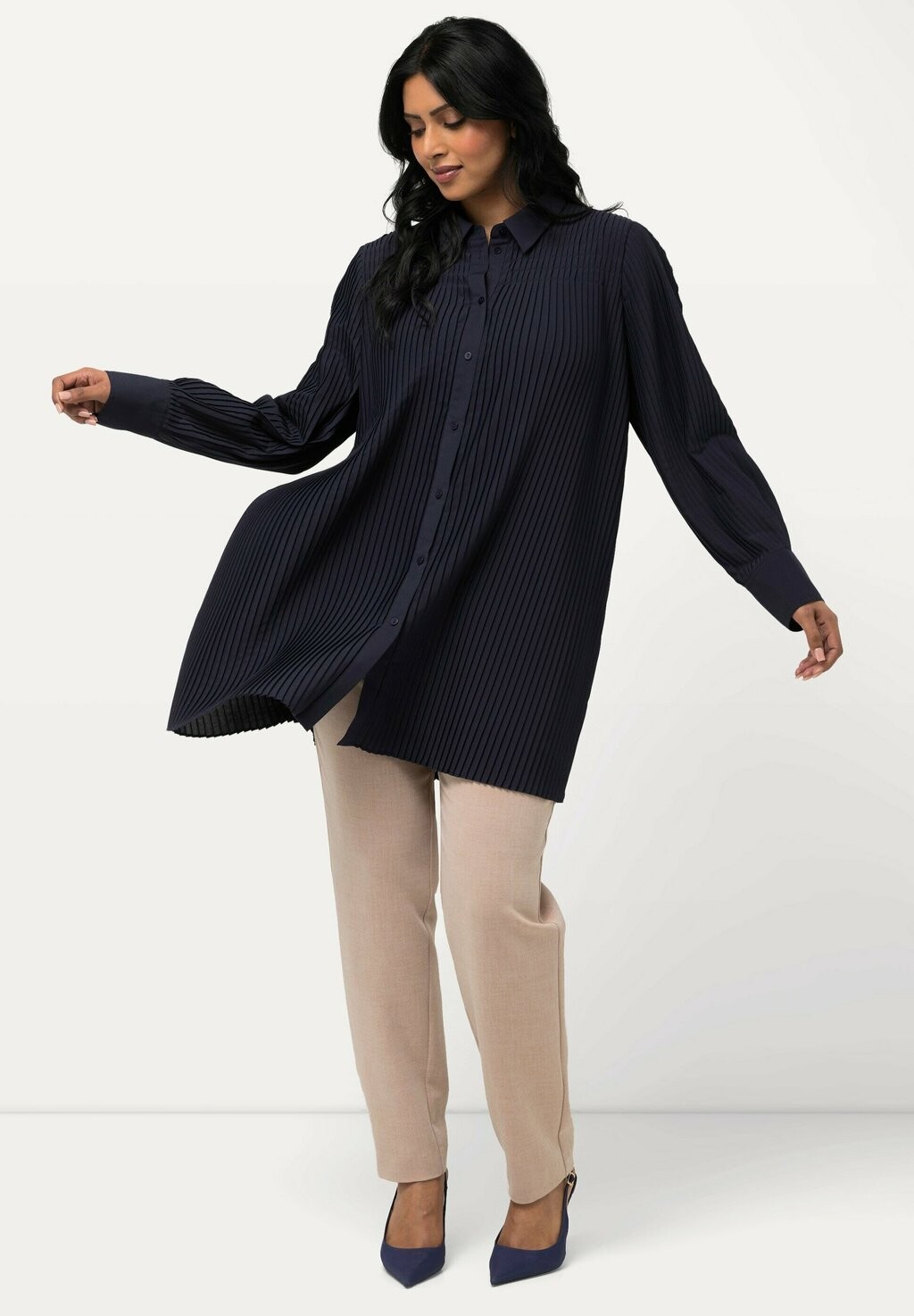 Блузка на пуговицах PLEATED LONG SLEEVE Ulla Popken, темно-синий
Блузка на пуговицах PLEATED LONG SLEEVE Ulla Popken, темно-синий